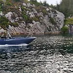 6 Person In Urangsvag-by Traum