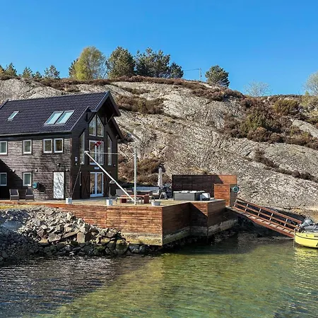 6 Person In Urangsvag-by Traum Ervik (Urangsvag)