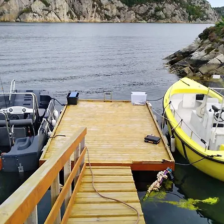 6 Person In Urangsvag-by Traum *